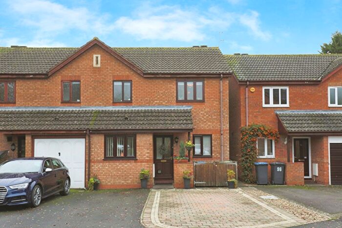 3 Bedroom Semi Detached House For Sale In Stowe Drive, Southam, Warwickshire, CV47