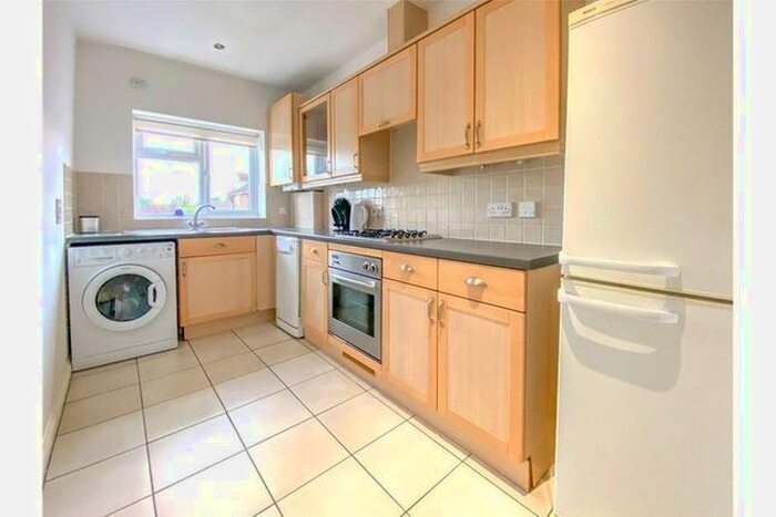 1 Bedroom Flat To Rent In Kennedy Close, London Colney, Hertfordshire, AL2