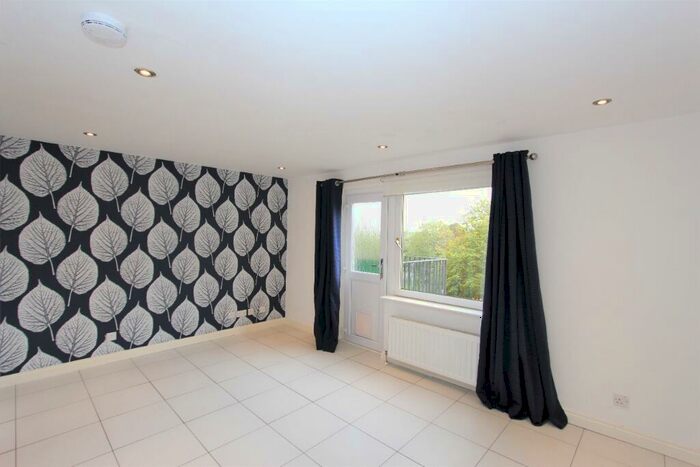 2 Bedroom Flat To Rent In Northfield Grove, Edinburgh, EH8