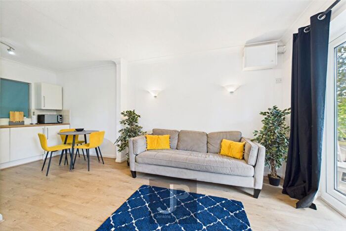 1 Bedroom Flat To Rent In Shevon Way, Brentwood, CM14