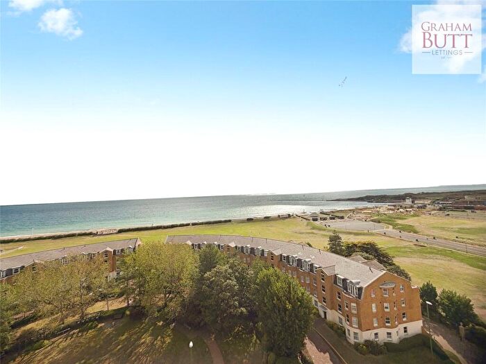 2 Bedroom Apartment To Rent In South Terrace, Littlehampton, West Sussex, BN17