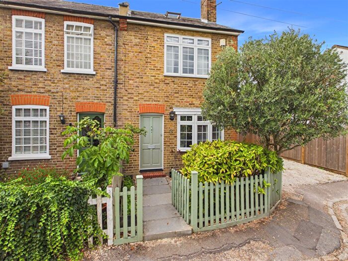 3 Bedroom End Terrace House For Sale In Spring Gardens, West Molesey, KT8