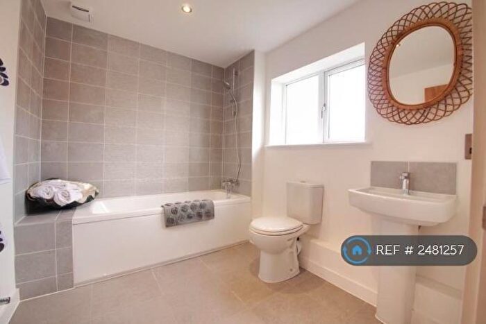 2 Bedroom Flat To Rent In Ainger Close, Aylesbury, HP19