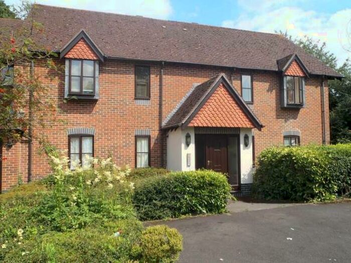 2 Bedroom Flat To Rent In Christy Court, Tadley, RG26