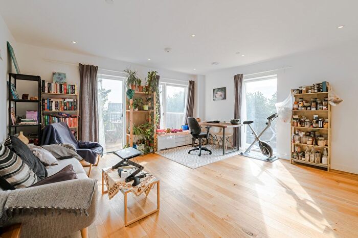 2 Bedroom Flat For Sale In Maud Street, London, E16