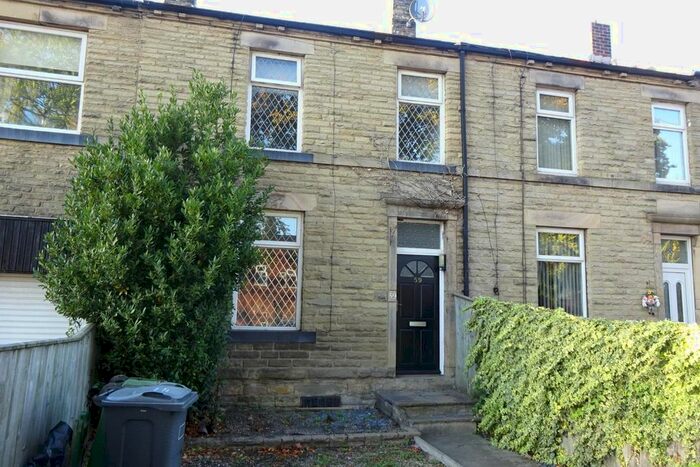 3 Bedroom Property To Rent In Old Bank Road, Mirfield, WF14