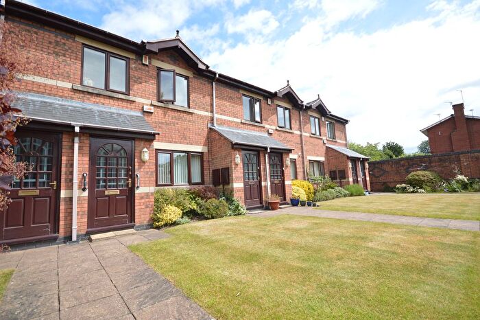 2 Bedroom Flat For Sale In Balmoral Court, Heaton Moor, SK4
