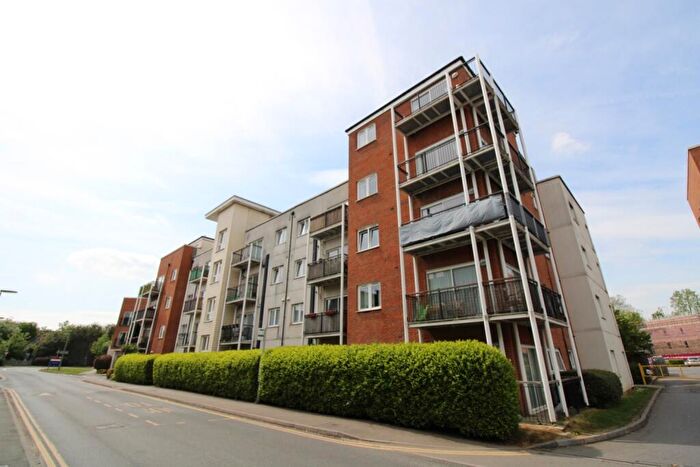 2 Bedroom Apartment To Rent In Canalside, Redhill, RH1