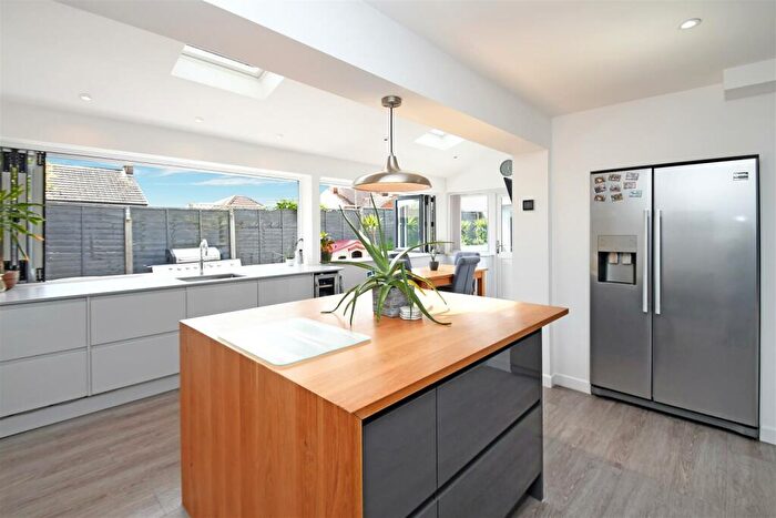 3 Bedroom Semi-Detached House For Sale In Waveney Road, Ipswich, IP1