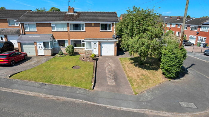 3 Bedroom Semi-Detached House For Sale In North Way, Shavington, Crewe, CW2