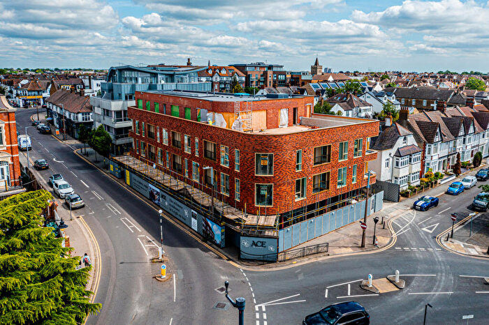2 Bedroom Apartment For Sale In Broadway, Essex, SS9