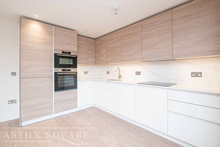 2 Bedroom Flat To Rent In The Vale, London, NW11