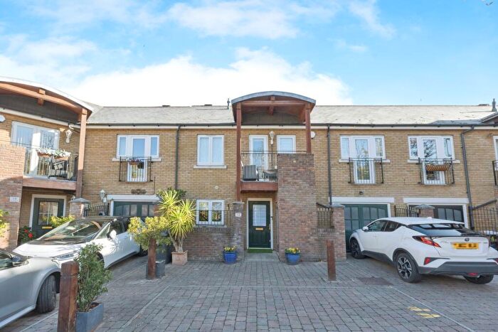 3 Bedroom Terraced House For Sale In Lightermans Way, Greenhithe, Kent, DA9