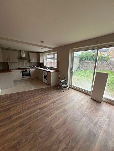 2 Bedroom Flat To Rent In Risingholme Close, Harrow, HA3