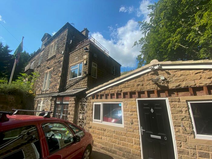 3 Bedroom Apartment To Rent In Shaw Lane, Leeds, LS6