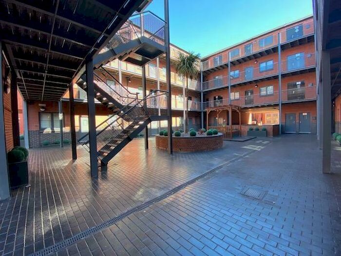 1 Bedroom Flat To Rent In Mint Drive, Birmingham, B18
