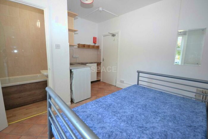 Studio To Rent In Studio - Watlington Street, Reading, RG1