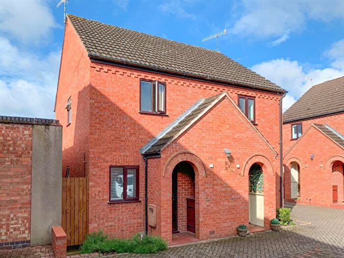 2 Bedroom House To Rent In West End Court, Crompton Street, Warwick, CV34