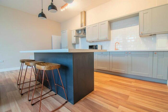 2 Bedroom Flat To Rent In Northumberland Street, Newcastle Upon Tyne, NE1