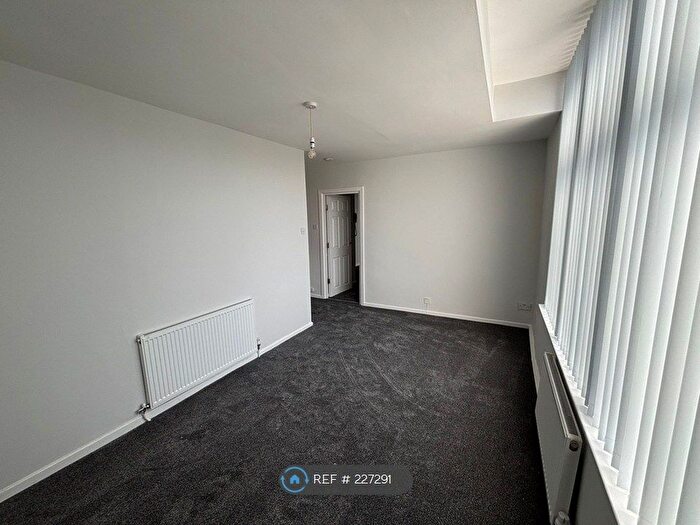 2 Bedroom Flat To Rent In Southport, Southport, PR9