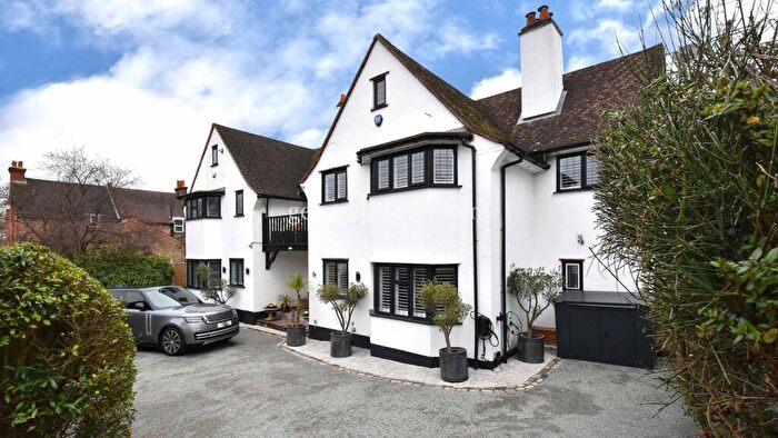 6 Bedroom Detached House For Sale In Shawfield Park, Bickley, BR1