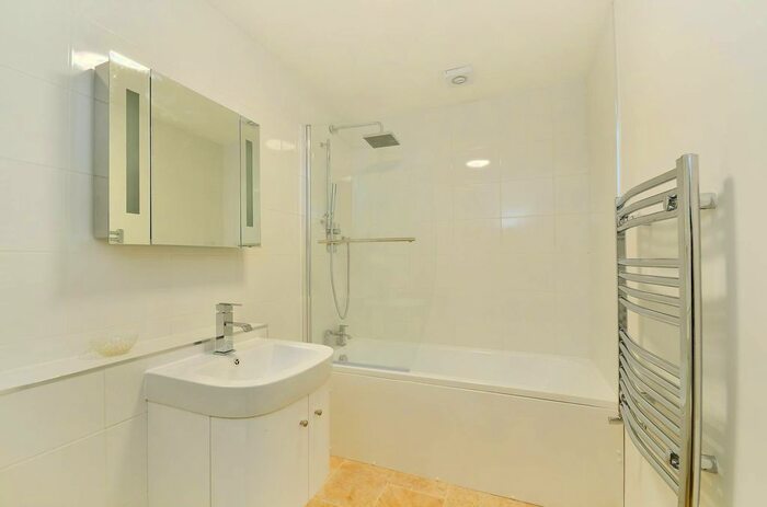 1 Bedroom Flat To Rent In Portland Road, South Norwood, London, SE25