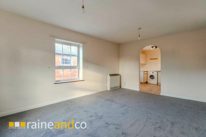 1 Bedroom Flat To Rent In High Street, Codicote, SG4