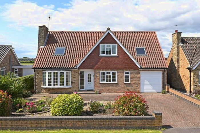 3 Bedroom Bungalow To Rent In Meadlands, York, North Yorkshire, YO31