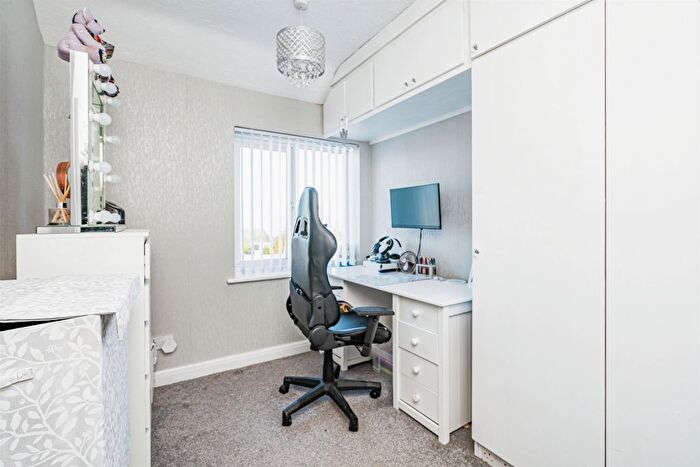2 Bedroom Semi-Detached House For Sale In Aston Road, Tividale, Oldbury, B69