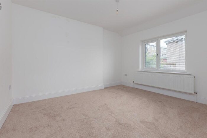 3 Bedroom Semi-Detached House For Sale In Wharfedale Road, Lancaster, LA1