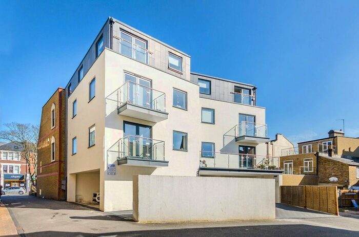 1 Bedroom Flat To Rent In Lambton Road, Raynes Park, London, SW20