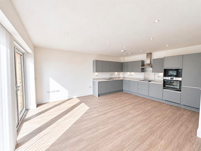 2 Bedroom Flat To Rent In The Quarry, Erith, DA8
