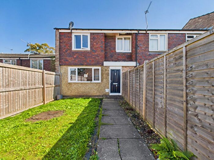 3 Bedroom Terraced House For Sale In Taverner Close, Basingstoke, RG21
