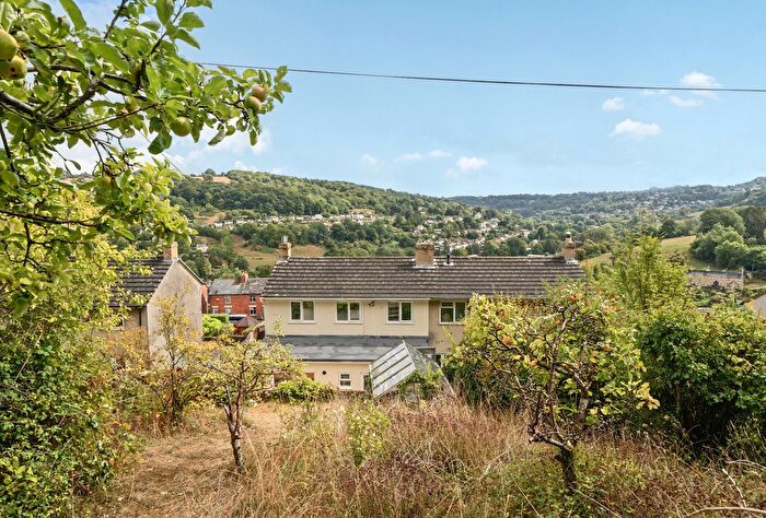 4 Bedroom Semi-detached House For Sale In Butterrow Lane, Stroud, Gloucestershire, GL5