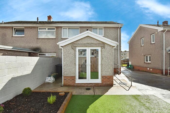 3 Bedroom Semi-Detached House For Sale In Maes Y Glyn, Lower Brynamman, Ammanford, Neath Port Talbot, SA18