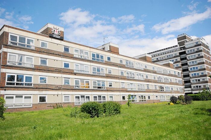1 Bedroom Flat For Sale In York Way, London, N7