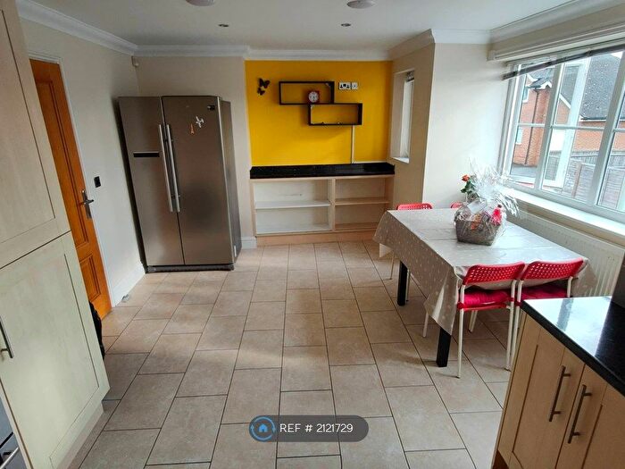 4 Bedroom Flat To Rent In Palmerstone Place, Earley, Reading, RG6