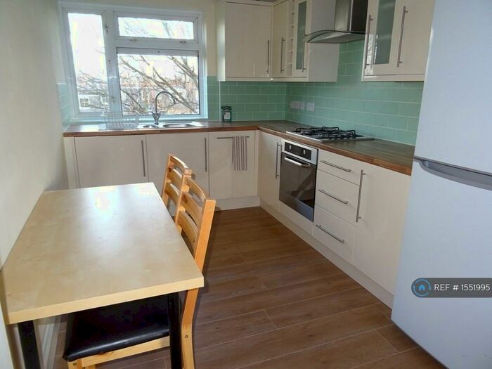 2 Bedroom Flat To Rent In Brunel Court, London, SW13