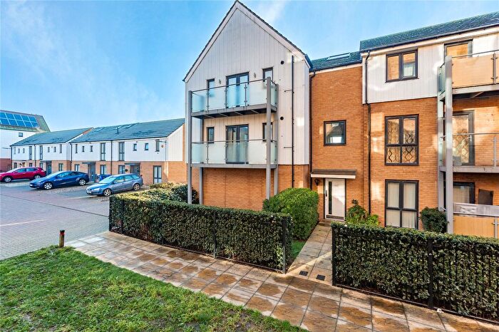 2 Bedroom Flat For Sale In Torino Way, South Ockendon, Essex, RM15