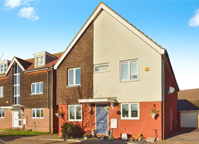 4 Bedroom Detached House For Sale In Corfe Meadows, Broughton, Milton Keynes, MK10