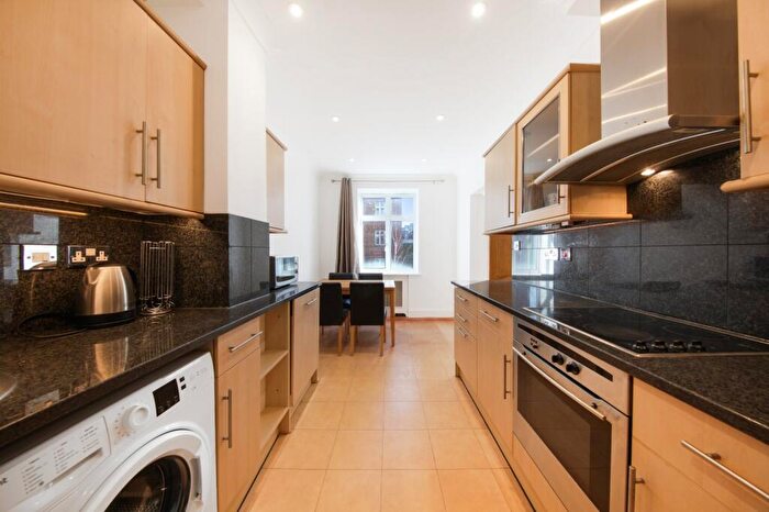 2 Bedroom Flat To Rent In William Court, Hall Road, NW8