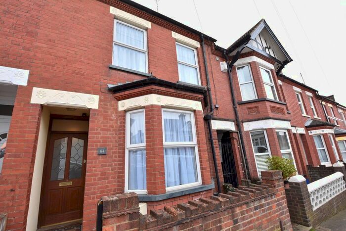 3 Bedroom Terraced House To Rent In Talbot Road, Luton, Bedfordshire, LU2