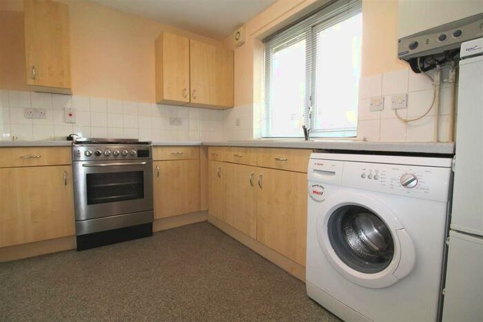 1 Bedroom Maisonette To Rent In Wellington Close, Maidenhead, Berkshire, SL6