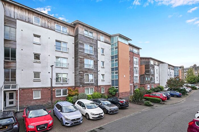 2 Bedroom Flat For Sale In / Albion Gardens, Easter Road, Edinburgh, EH7