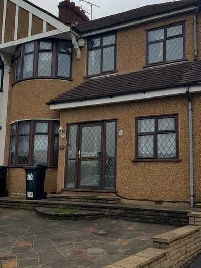 5 Bedroom Semi-Detached House To Rent In Clayhall Avenue, Clayhall, Ilford IG5