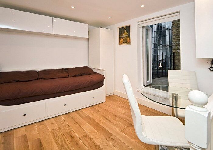 Studio To Rent In Upper Tachbrook Street, London, Uk, SW1V