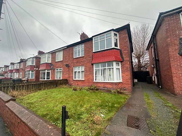 2 Bedroom Flat To Rent In Dene Crescent, Wallsend, NE28