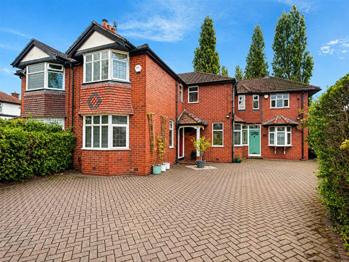 6 Bedroom Semi-Detached House For Sale In Wilford Avenue, Sale, M33