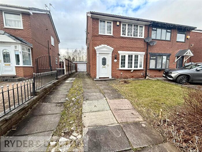 3 Bedroom Semi Detached House To Rent In The Fairway, New Moston, Manchester, M40