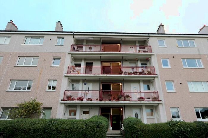 3 Bedroom Flat To Rent In Bonnyrigg Drive, Glasgow, G43